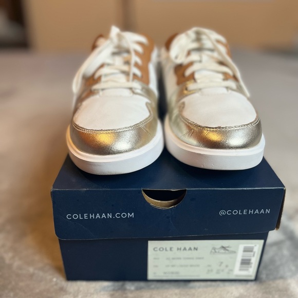 Cole Haan Woman’s Sneakers size 7B - Picture 3 of 5